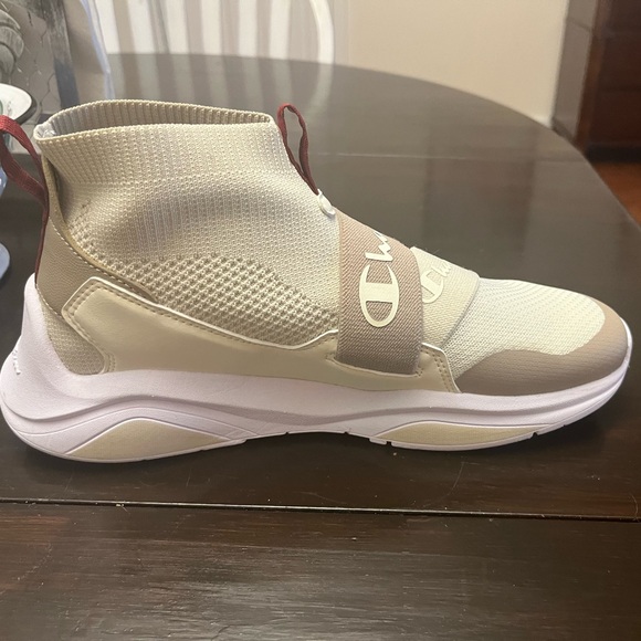 Champion Women’s Lady Legend V Over High Tops - Picture 5 of 5